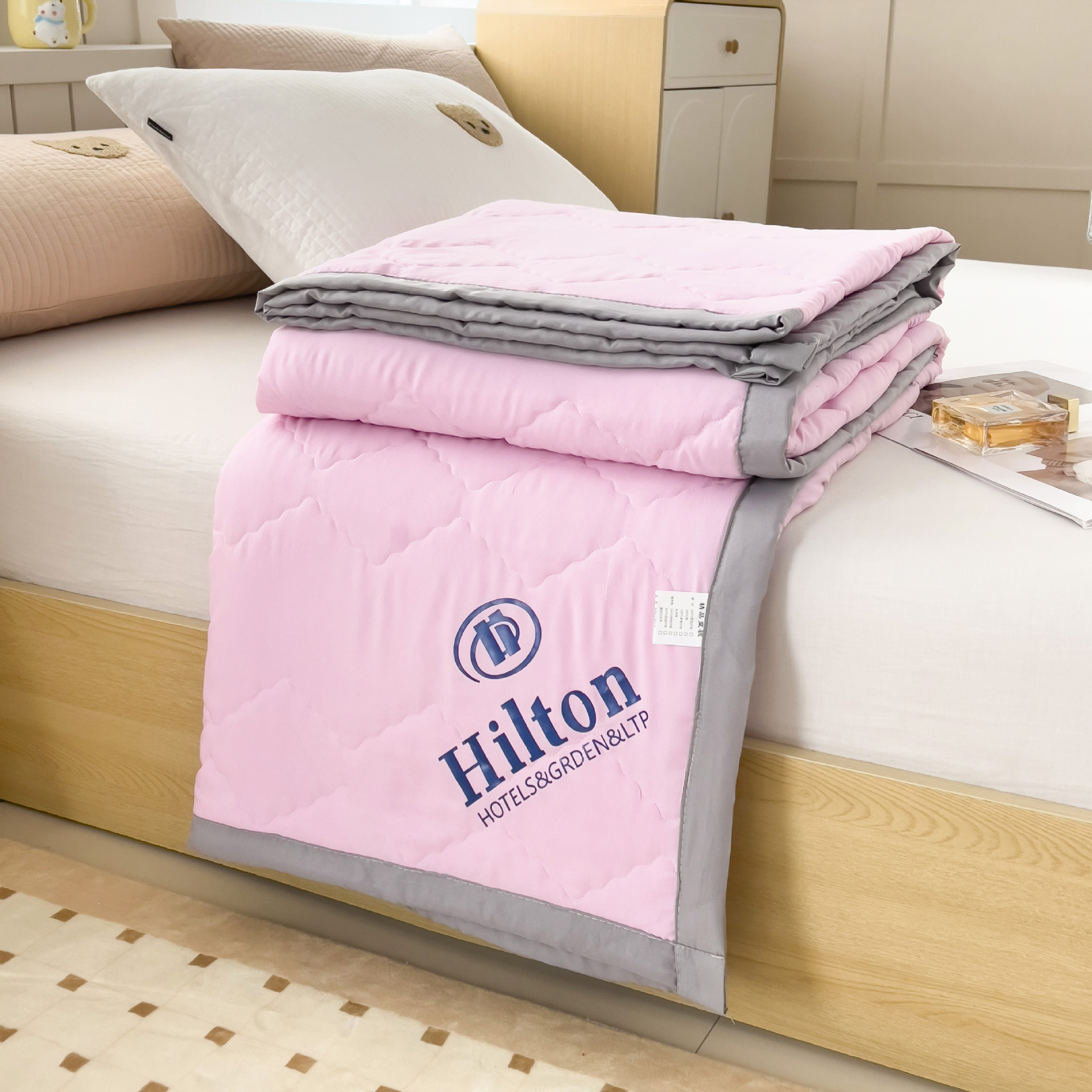 Hilton Hotel Mulberry Silk Quilt Gift Box Spring Autumn Winter B&B Quilt Core Group Purchase Gift Quilt Wholesale