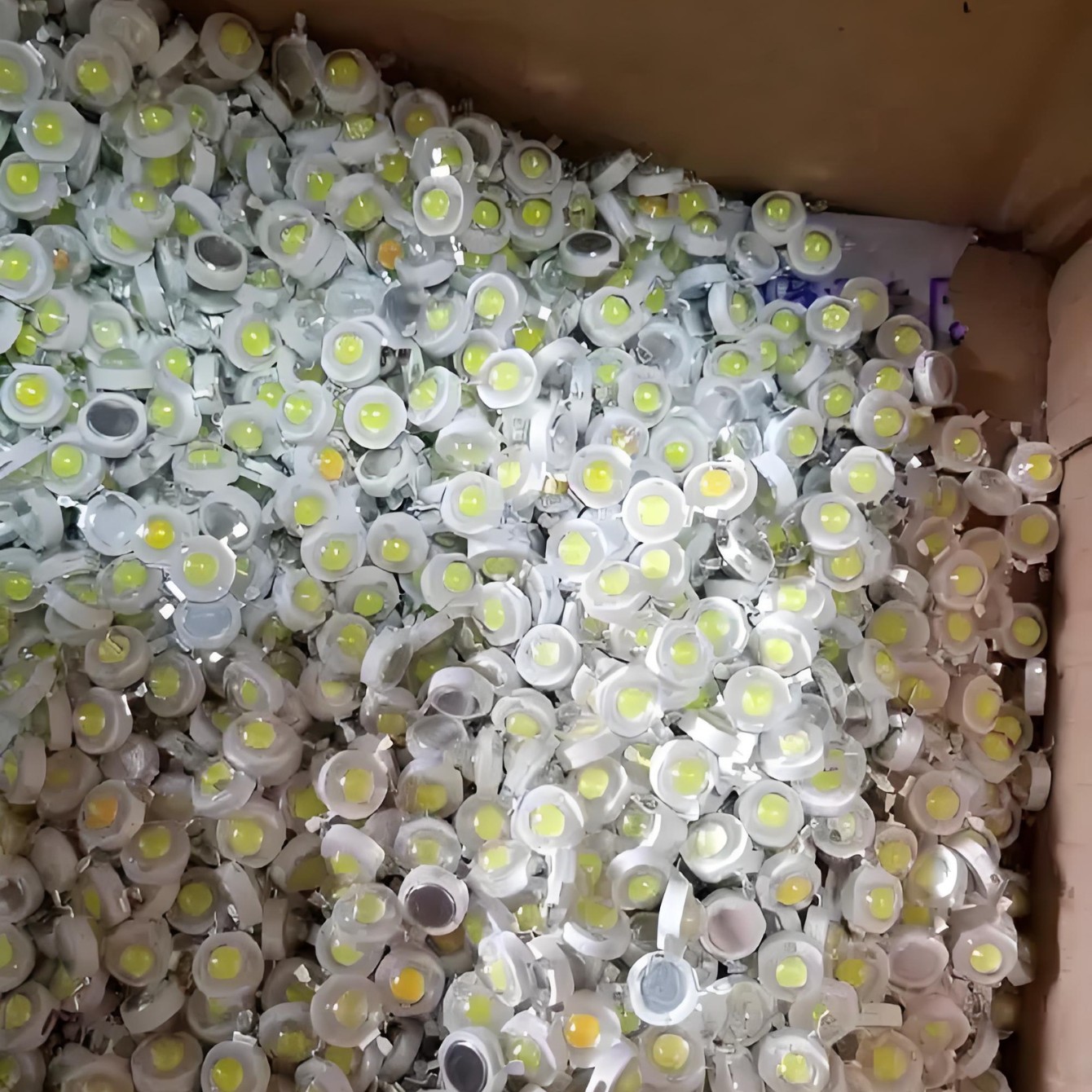 Recycling Led Full-Color Display Large-Screen Indoor Electronic Waste Containing Gold Wire Lamp Beads Fpc Cable Inventory Branch