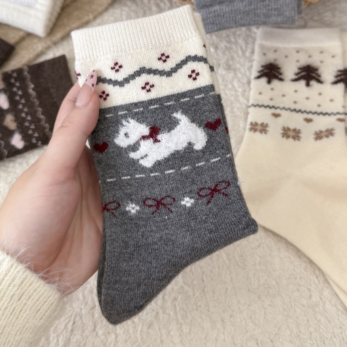 Winter Thickeneded Warm Fair Isle Style Wool Socks for Women Retro Heart Puppy Mid-Calf Socks Cute Student Socks