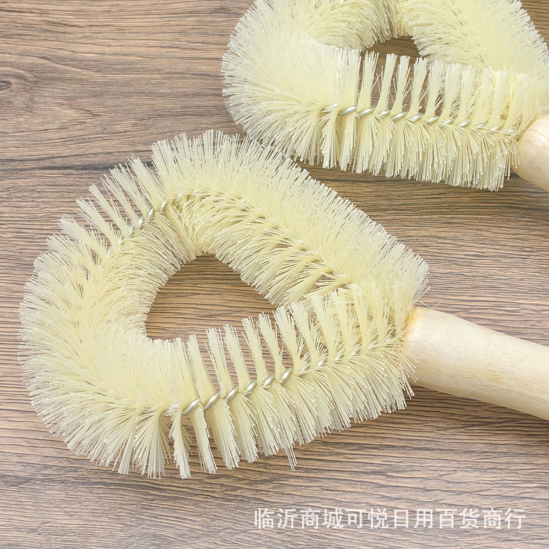 Elastic Silk Pot Brush Linyi Daily Necessities One Yuan Two Yuan Store Household Hangable Wooden Handle Nylon Silk Cleaning Brush