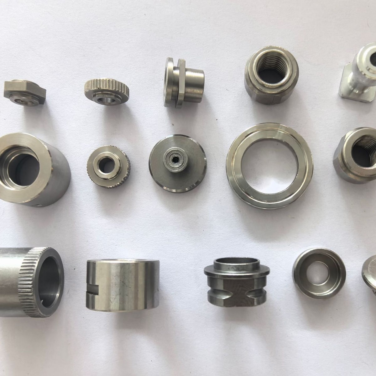 Cnc Machining Center Processes Precision Parts Such as Copper, Iron, Aluminum, Stainless Steel, and Nylon with a Precision of 1 Micron