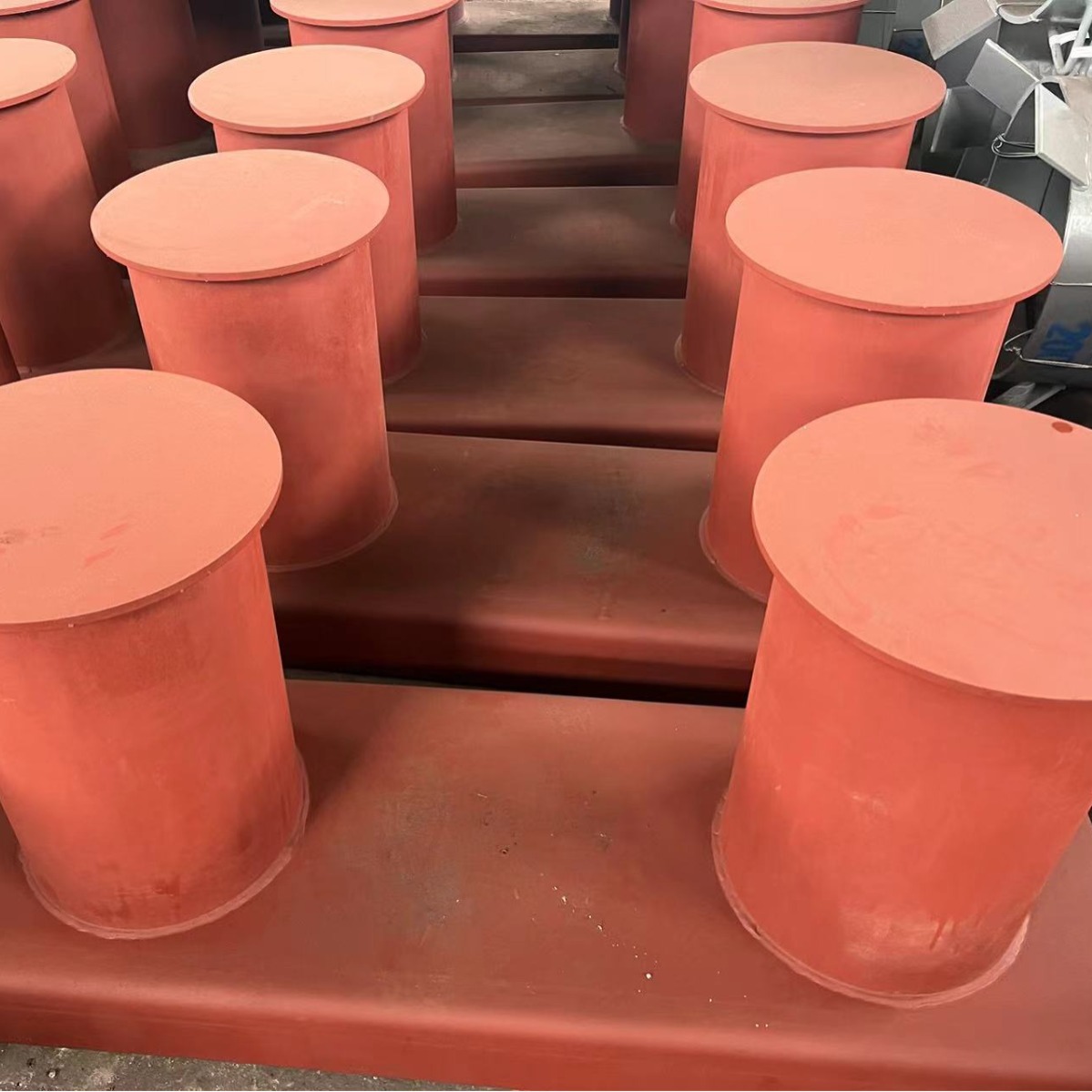Cast Iron Ship Column Single and Double Column Bolt Ship Pile Cast Steel Cable Pile Ship Accessories Cable Pile Round Bottom Ship Column