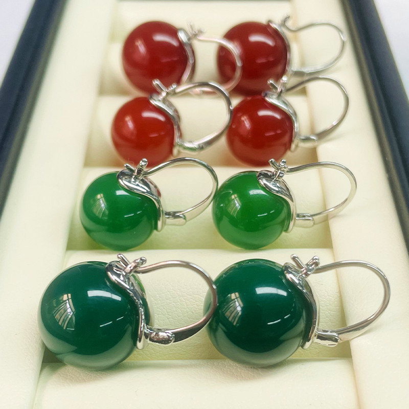 high quality round natural green chalcedony ear buckle Joker classic green chalcedony earrings factory wholesale fashion new