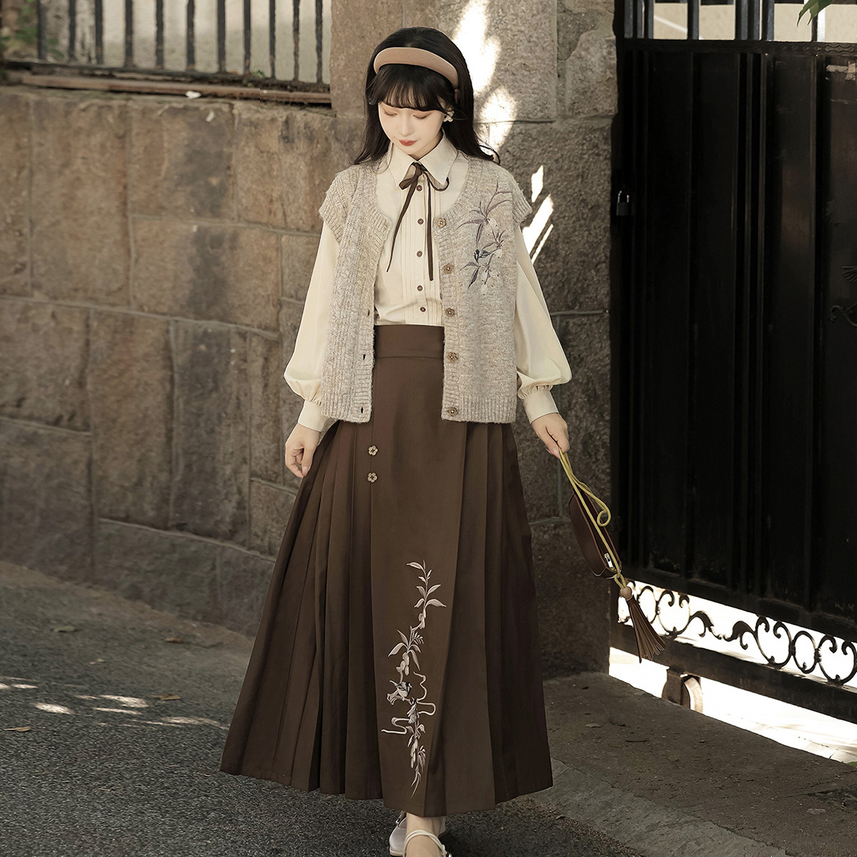 Yimengge Original Design Loquat Book Hanfu Women's National Style New Chinese Vest Shirt overskirt suit 9294