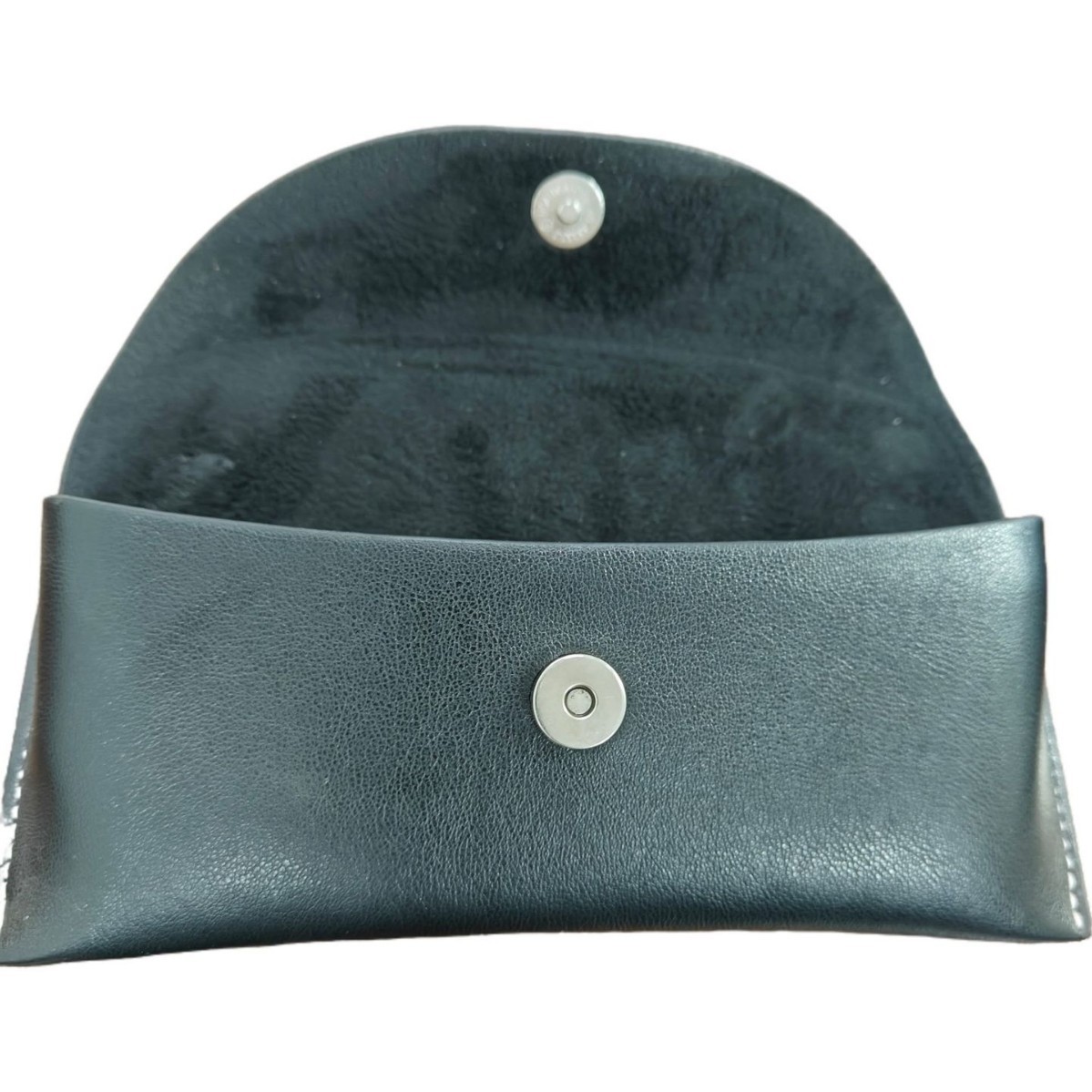 Special Storage Box for Vr Glasses, Fashionable Leather Protection, Portable Charging, and Protection of Your Technology Equipment.