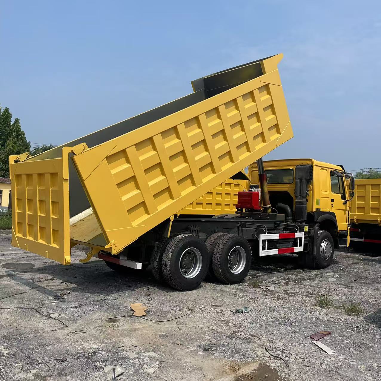 Cross-Border Front-Four-Wheel-Drive Rear-Eight-Wheel-Drive Dump Truck, National 23 Howo Dump Truck, Engineering Dump Truck, Cargo Truck, Engineering Vehicle