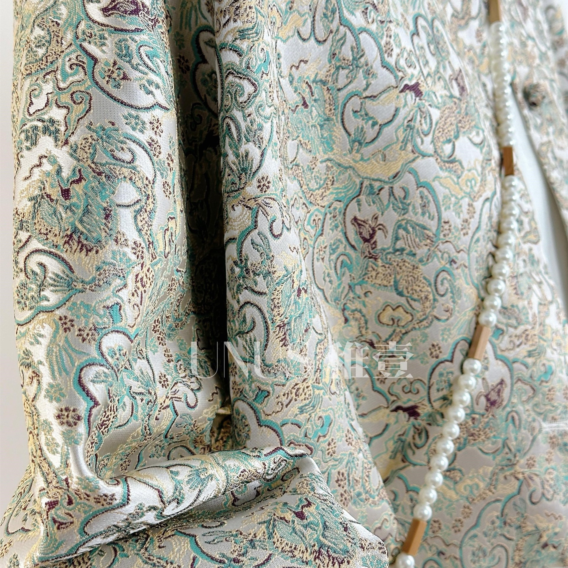 UNUS Young One New Chinese High-grade Dragon Pattern Cloud Brocade National Style Jacket Autumn Jacquard Song Jin Zen Short Autumn