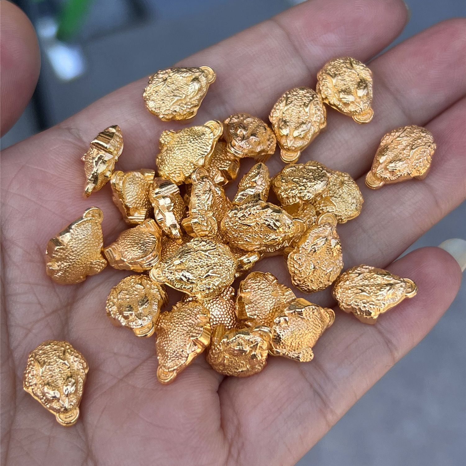 Alloy Three-Dimensional Three-Legged Golden Toad Fortune-Attracting Small Ornament Solid Gold Toad Wealth Basin Decorative Accessory Ornament