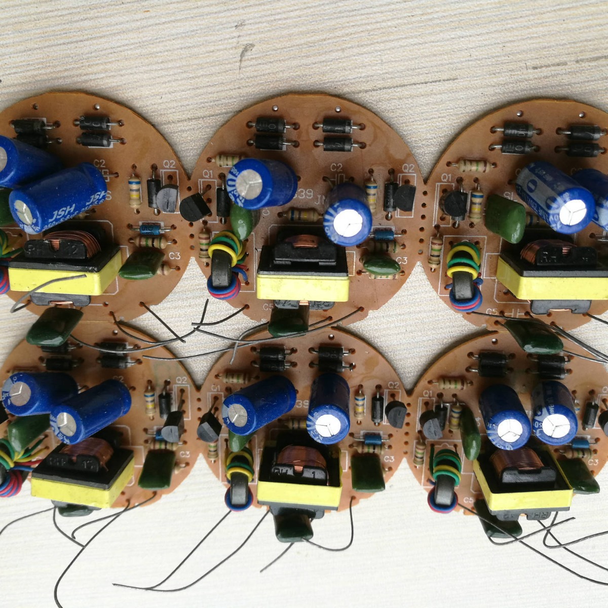 Factory inventory processing halogen powder half screw energy-saving lamp 12 pipe diameter traditional half screw 15W36W40W energy-saving lamp