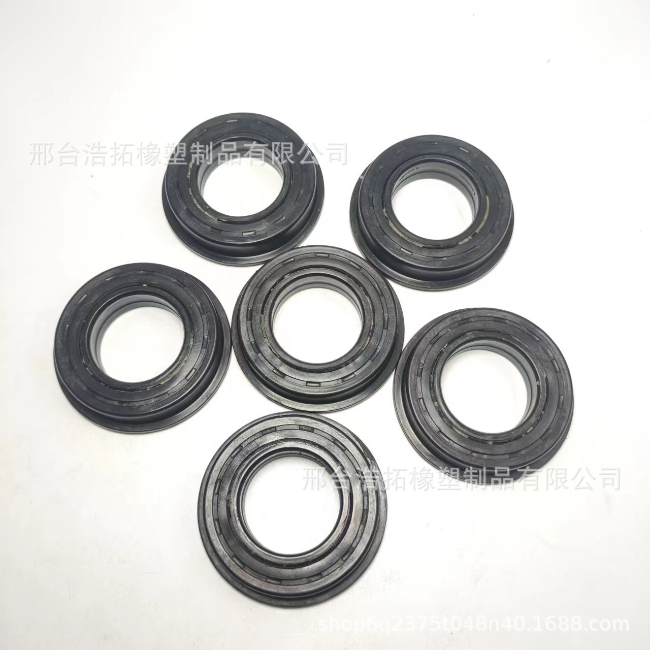 Applicable jiubaotian harvester accessories 34150-11150 guide wheel oil seal AQ1724E 488 588 688