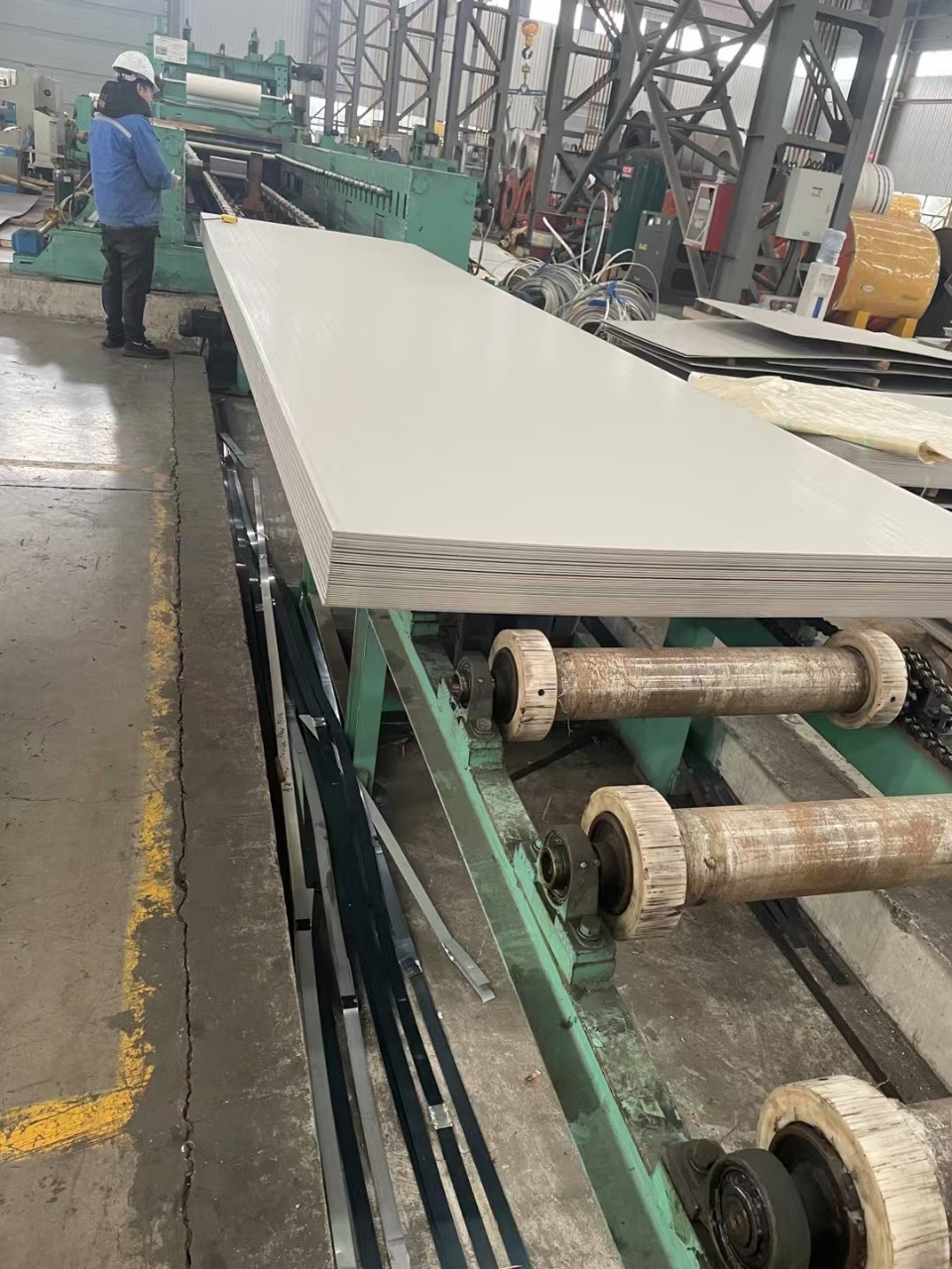 New Cold Rolled Coil 304 + 201 + 304 Stainless Steel Composite Plate Kaiping ​ Thickness 1-3 Need to Contact