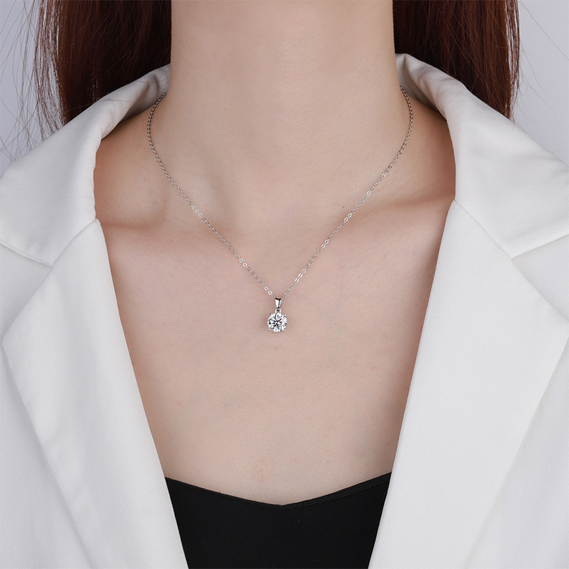 Cross-border S925 Silver Four-claw Necklace Mosan Diamond Pendant Simple Light Luxury Joker Chain Factory Wholesale
