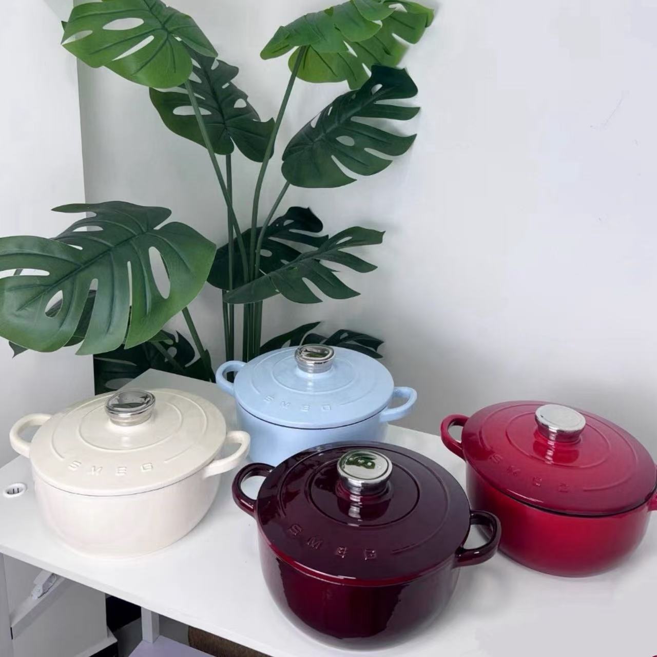 Foreign Trade Explosions Smeg Enamel Pot 24cm Double-ear Cast Iron Pot Smeg Thickened Non-stick Pot Stew Soup Pot Round