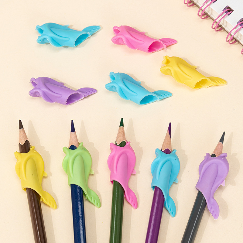 Small Fish Pen Grip Silicone Small Fish Dolphin Pen Grip for Children and Students Writing Pen Correction Small Gifts