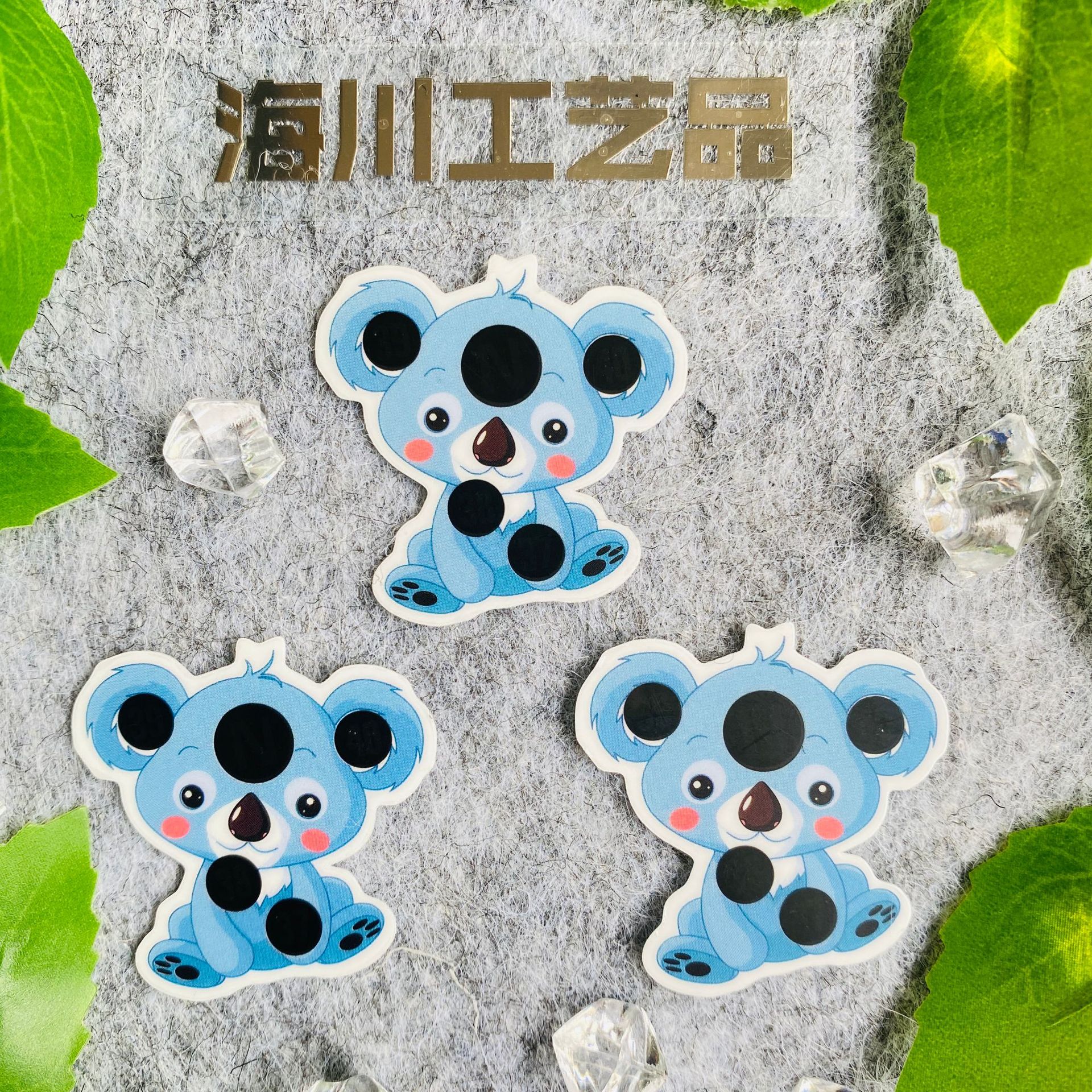 Factory wholesale baby cartoon animal forehead temperature paste temperature paste LCD temperature change forehead thermometer