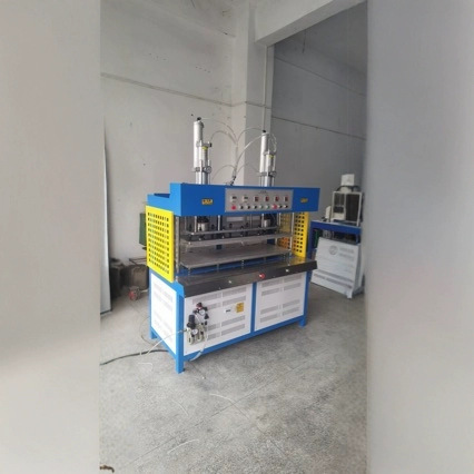 Clothing Piece Cutting Embossing Machine Fabric 3D Embossing Equipment Embossing Mold Process Technical Support