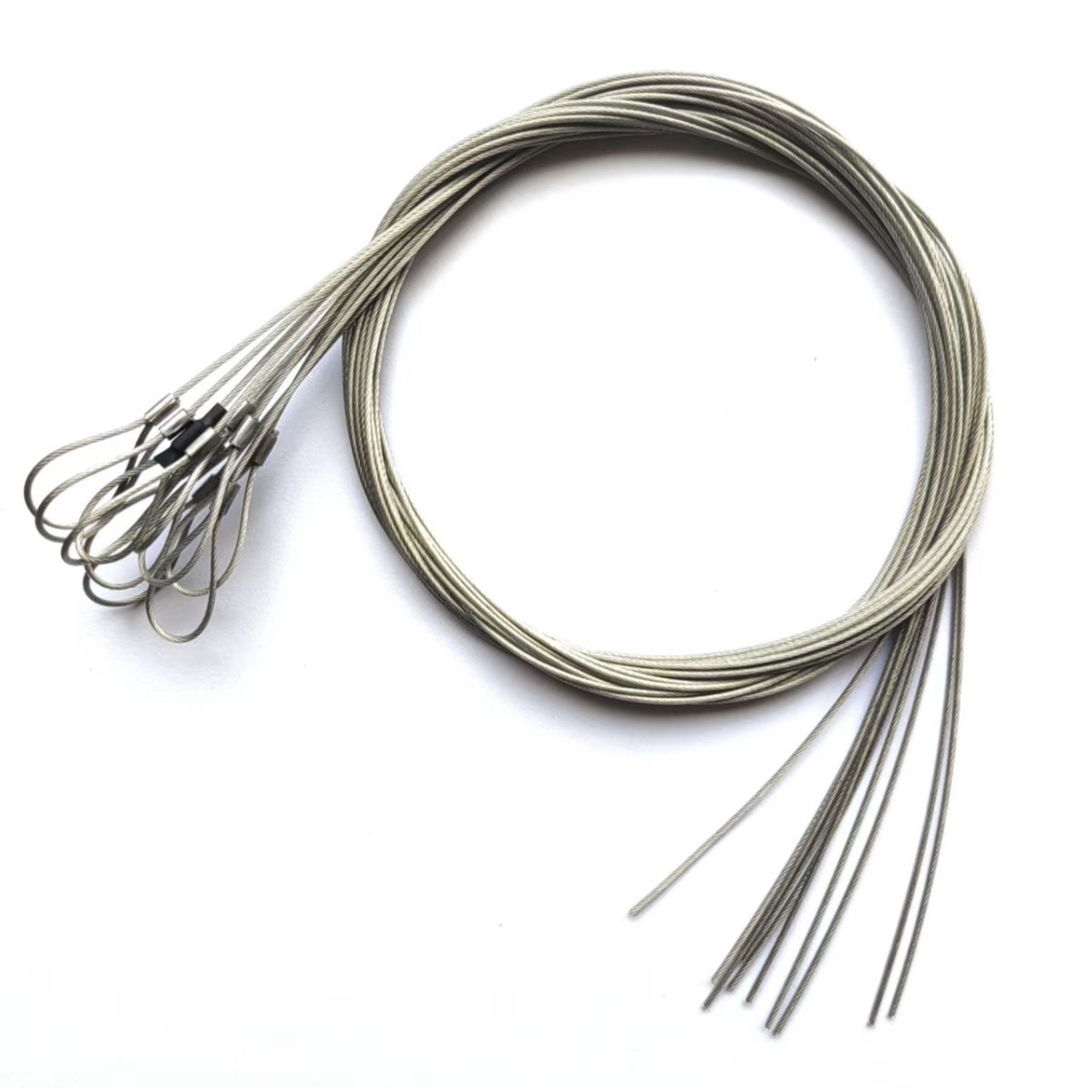 Steel Wire Rings with Aluminum Sleeves Can Be Flattened or Rounded, and Can Be Made According to Requirements. Stainless Steel Wire Ropes Can Be Customized in Various Ways