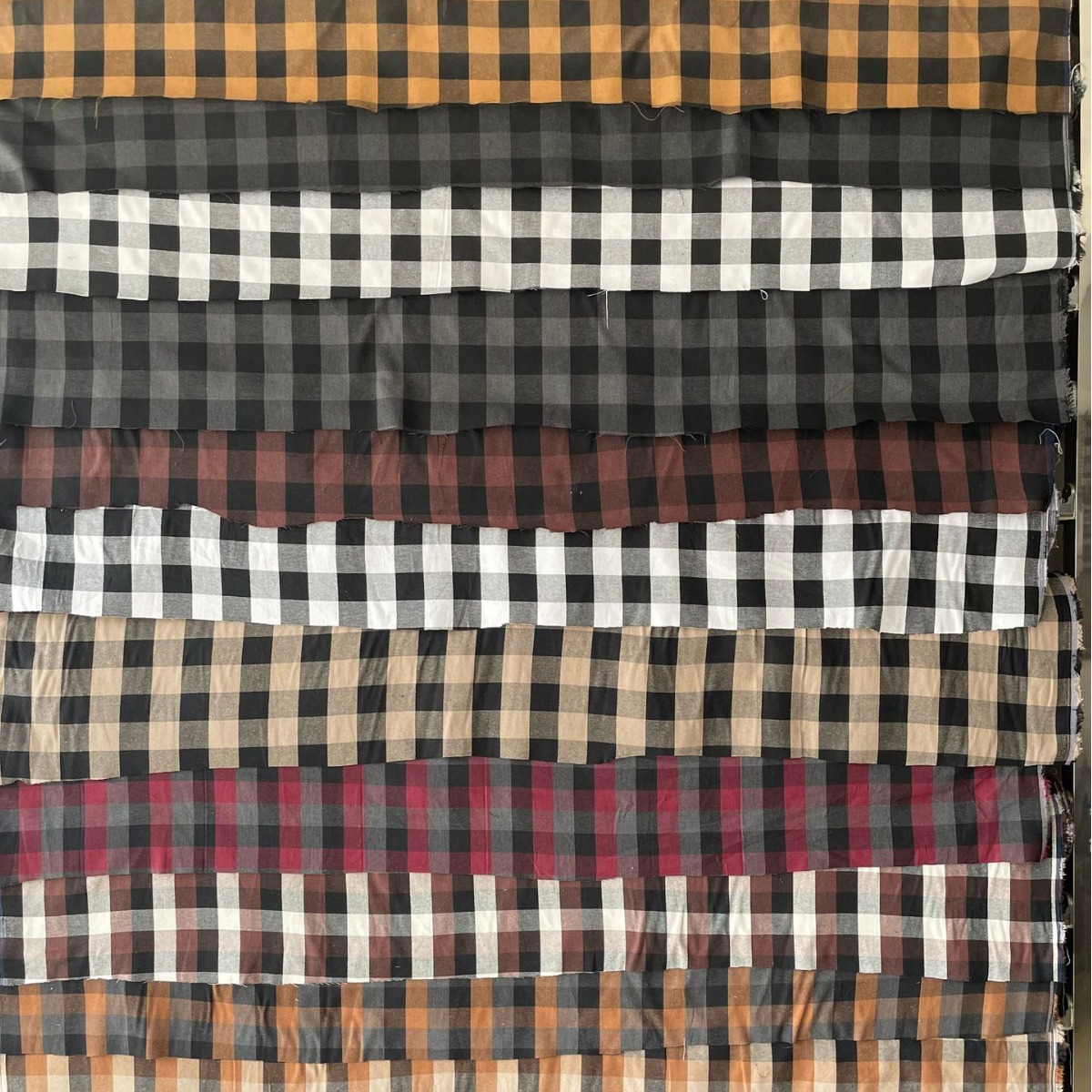 Yarn-dyed plantsuit factory for cross-border e-commerce Christmas tablecloth fabric custom all kinds of flannel fabric