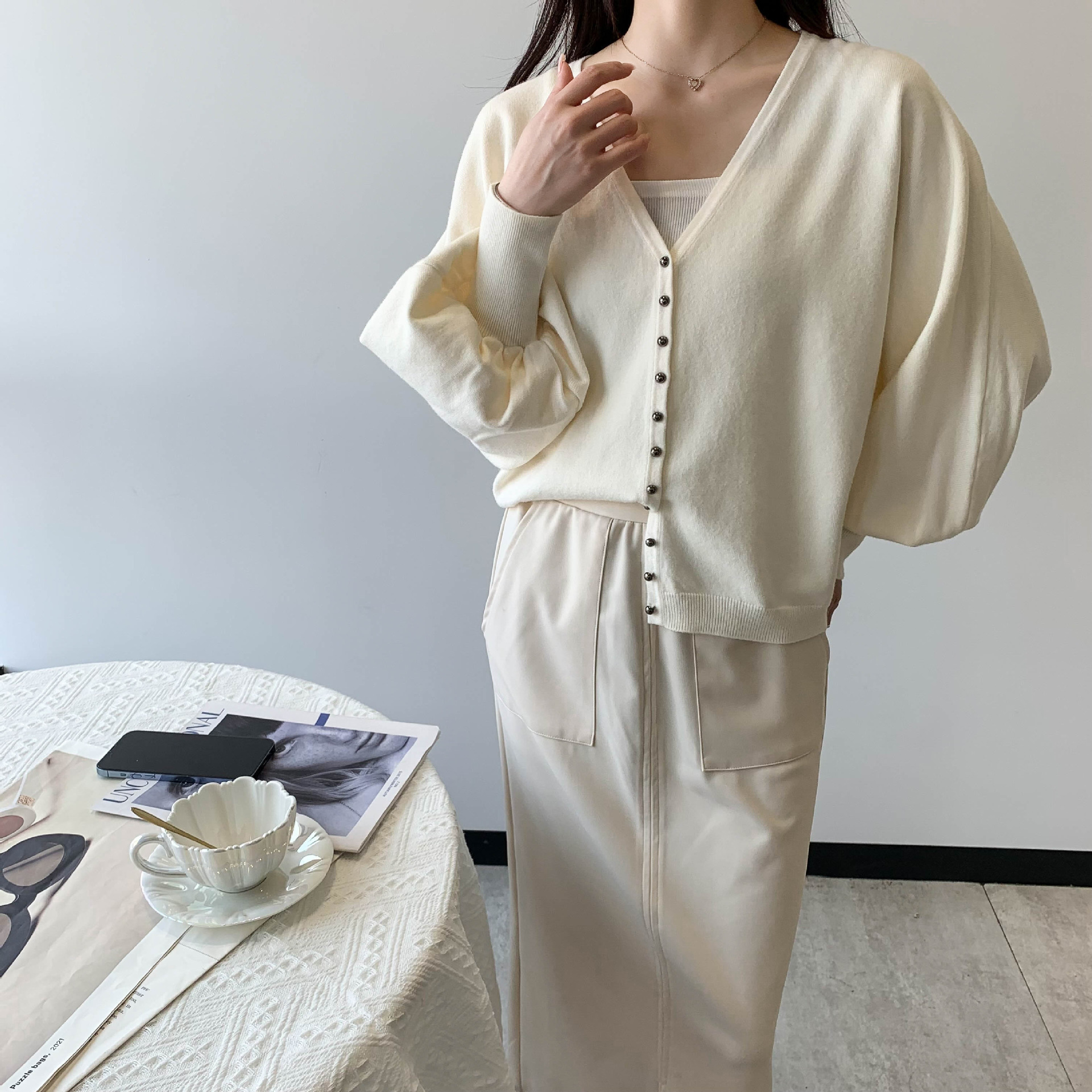 Jiuzhi Early Autumn Maternity Sweater Loose V Neck Women's Outwear Long-Sleeved Slimming Look Work Clothing Top B8238
