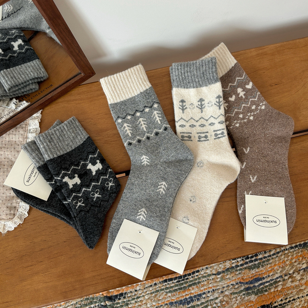 Suxinaimin Fair Isle Wool Tree Socks Women's Retro Mid-Tube Japanese Style Autumn and Winter Cartoon Animal Pile Socks