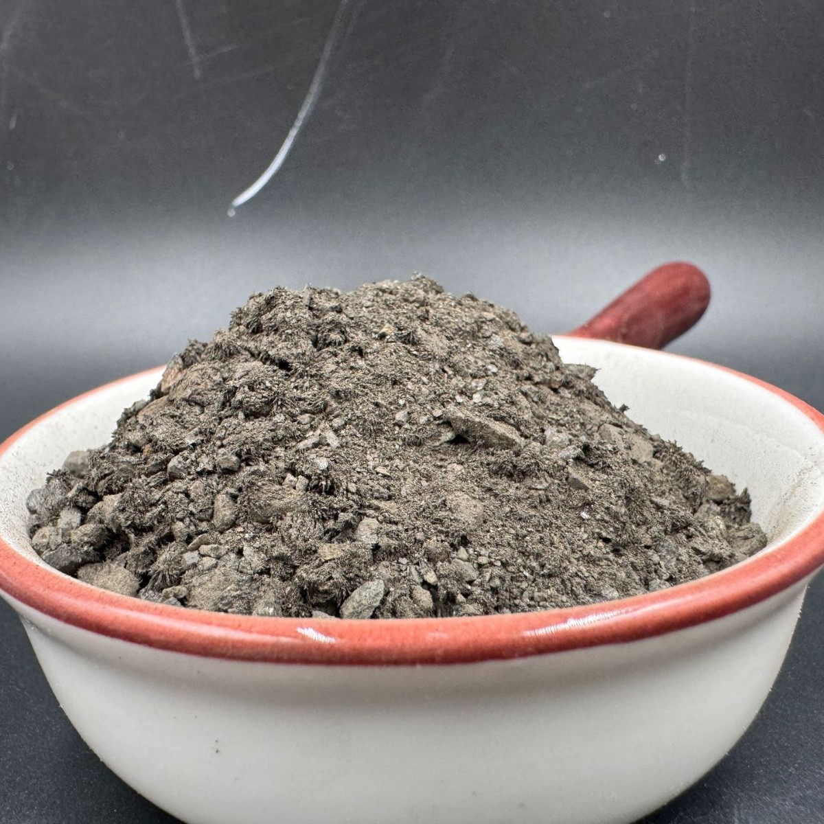 Настоящий магнитный порошок из китайских лечебных трав может использоваться в медицине. Производители поставляют натуральный железный песок, пескоструйный гематит, высокопурый железный порошок