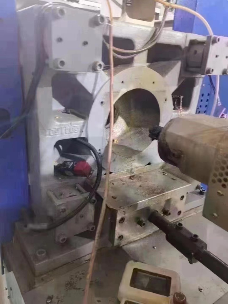 Terui 85 Motor Lower Mold 410 Screw 28 Glue 74 Grams 18320760855 Xiao Zhao