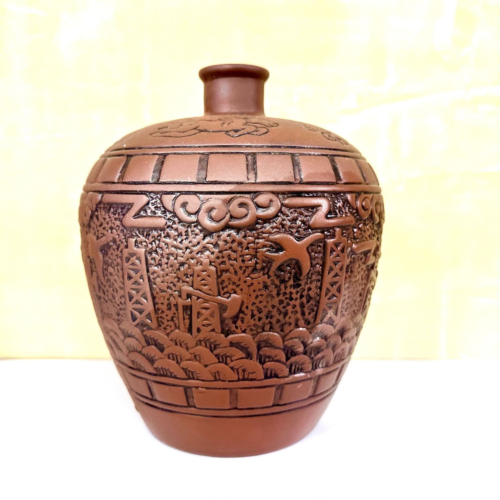 Yixing Ceramic Wine Jars Wholesale 2.5kg General-Purpose Vintage Purple Clay Segment Mud Purple Clay Blackened for Cellar Storage with Ceramic Lid Wine Bottle