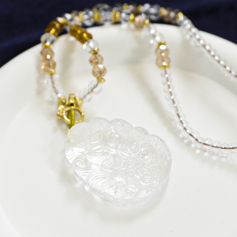 High goods natural three-dimensional nine-tailed fox pendant necklace women peach blossom off single crystal niche girlfriends sweater chain wholesale