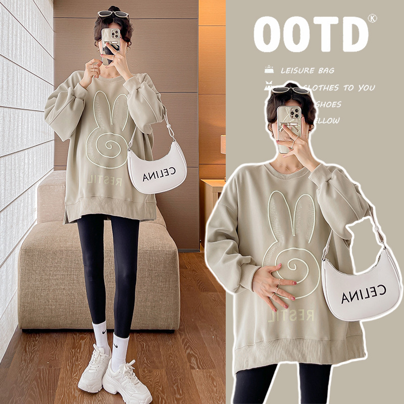 Real shot in stock maternity clothes autumn embroidered printed loose plus size sweater casual pullover round neck split long sleeve sweater