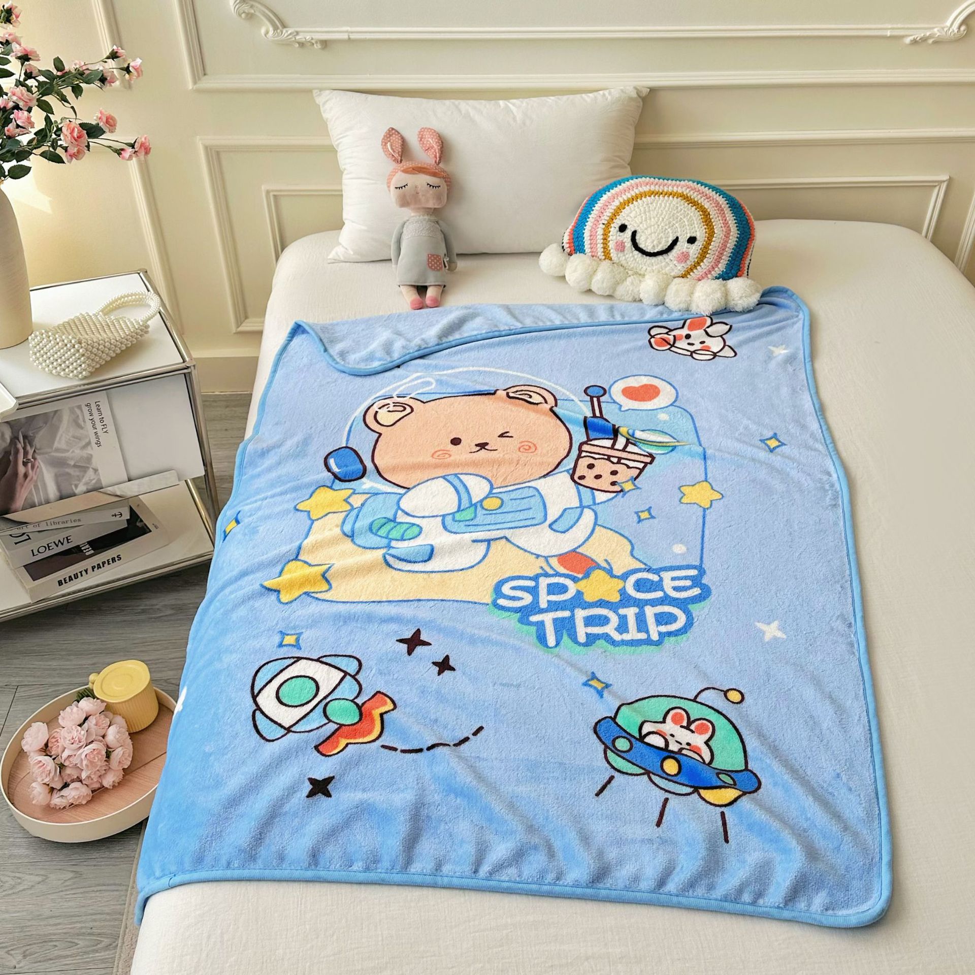Cross-border Flannel Plush Autumn and Winter Thickened Nap Blanket Baby Going Out Blanket Cute Cartoon Air Conditioning Blanket