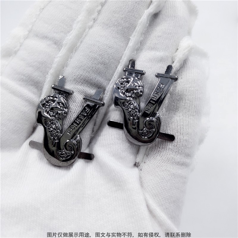 Bag Hardware Labels, V-Shaped Gold Medal Accessories for Bags and Shoes, Custom-Made Labels, Zinc Alloy Bag Hardware