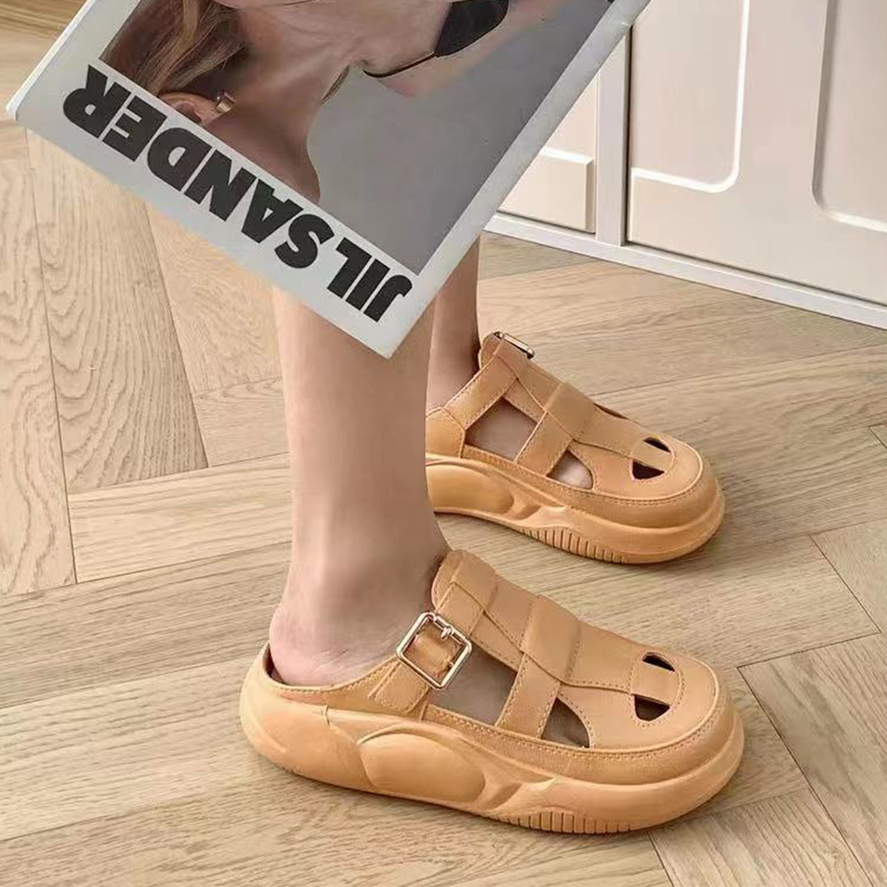 Women's Outdoor slippers high-looking spring Internet celebrity ins popular closed toe slippers Women's Home non-slip shit feeling women's shoes