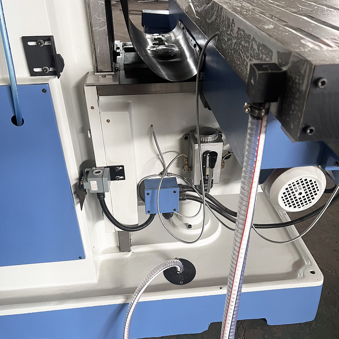 Lumeng machine tool XQ6132 lifting table milling machine vertical and horizontal dual-purpose flat open coarse universal milling X6036