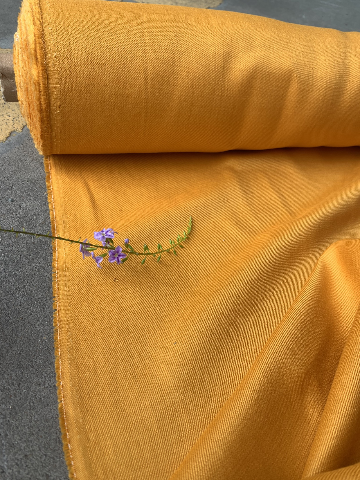 Italian Heavyweight Enzyme Wash Light Luxury Golden Rice Yellow Pure Hemp Twill Fabric Early Autumn Jacket Clothing Studio Fabric