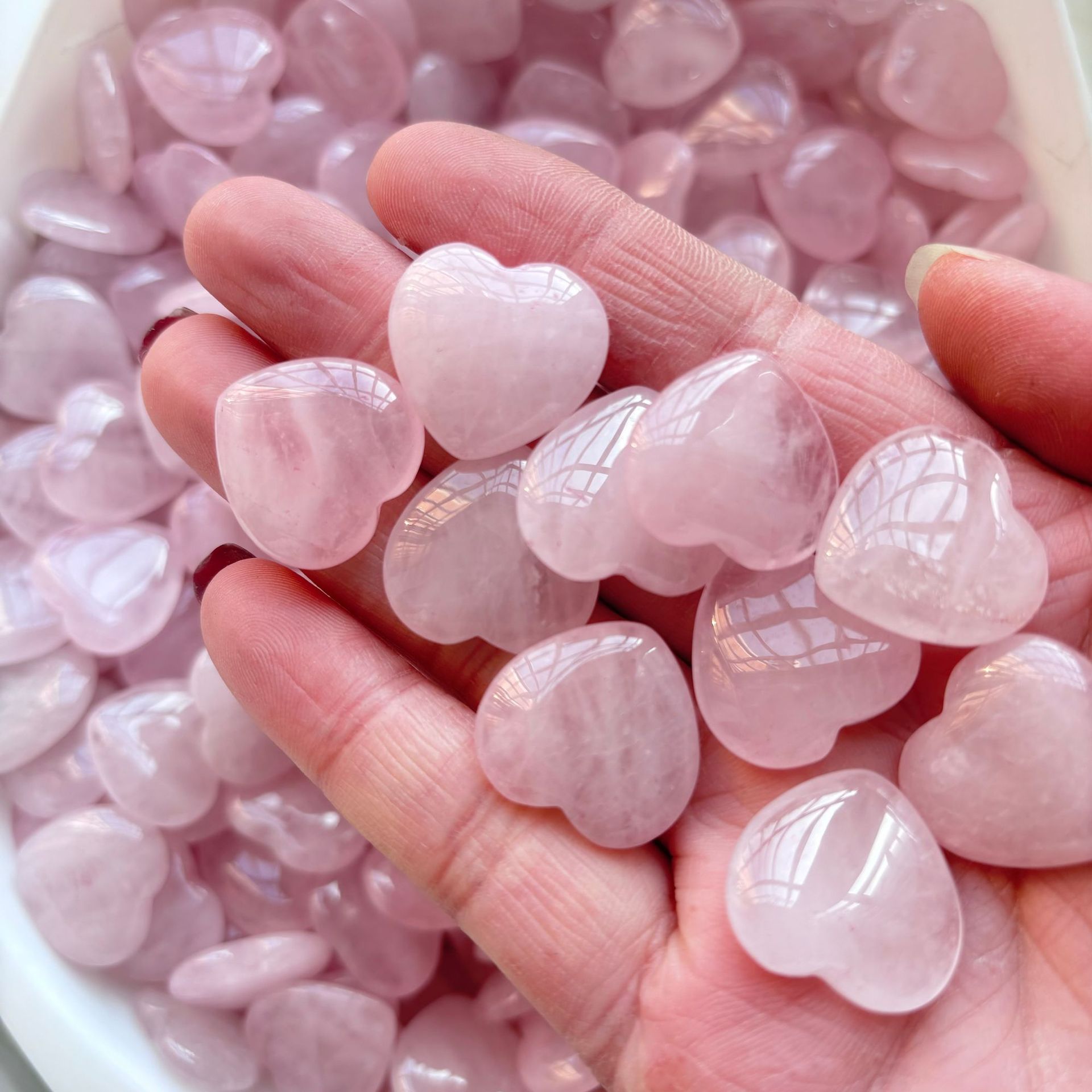 Cross-border powder crystal love bulk wholesale 2CM natural heart love stone birthday gift home decoration heart
