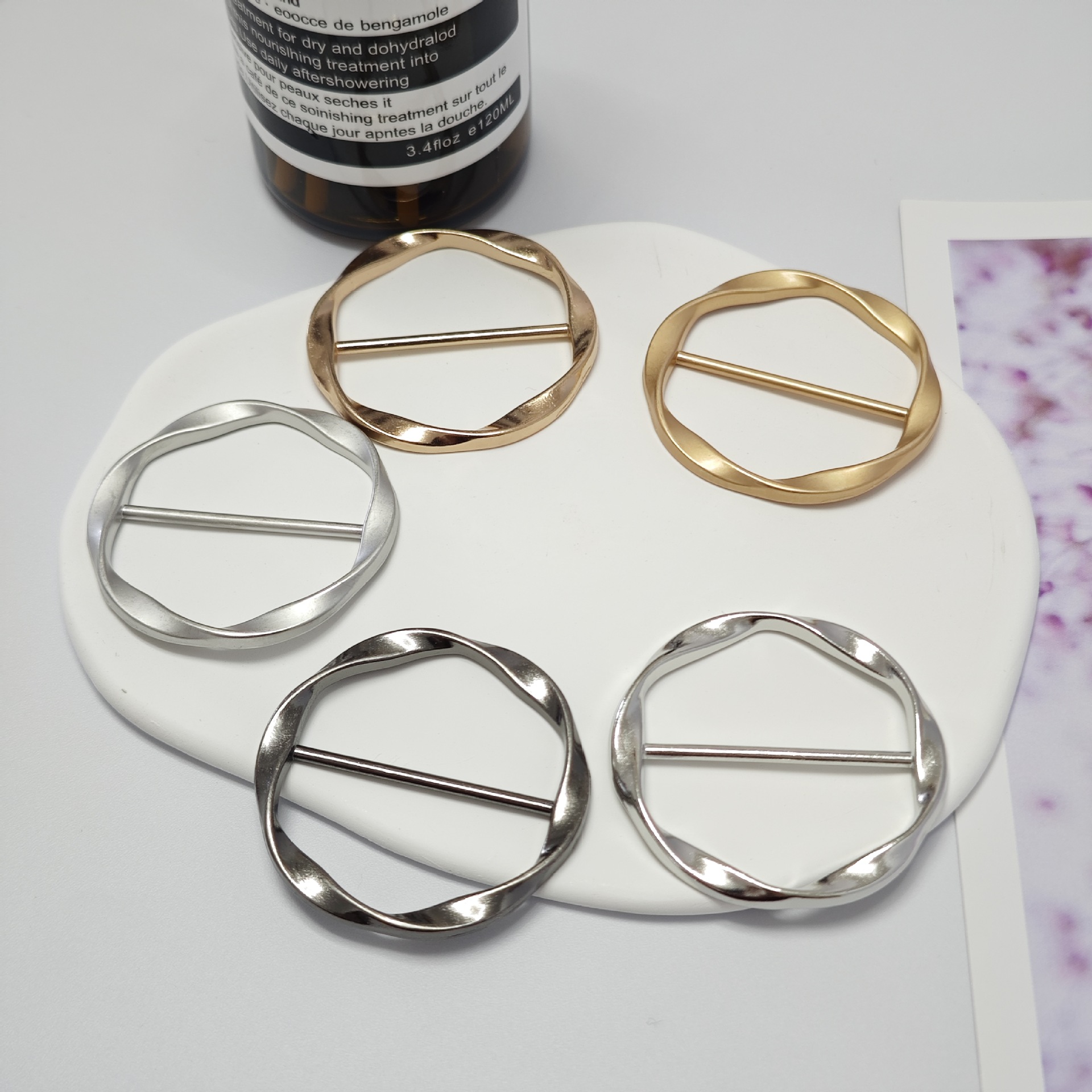 Короткая футболка с коротким рукавом, артефакт весны и лета, пряжка для пояса, универсальная пряжка с узлом