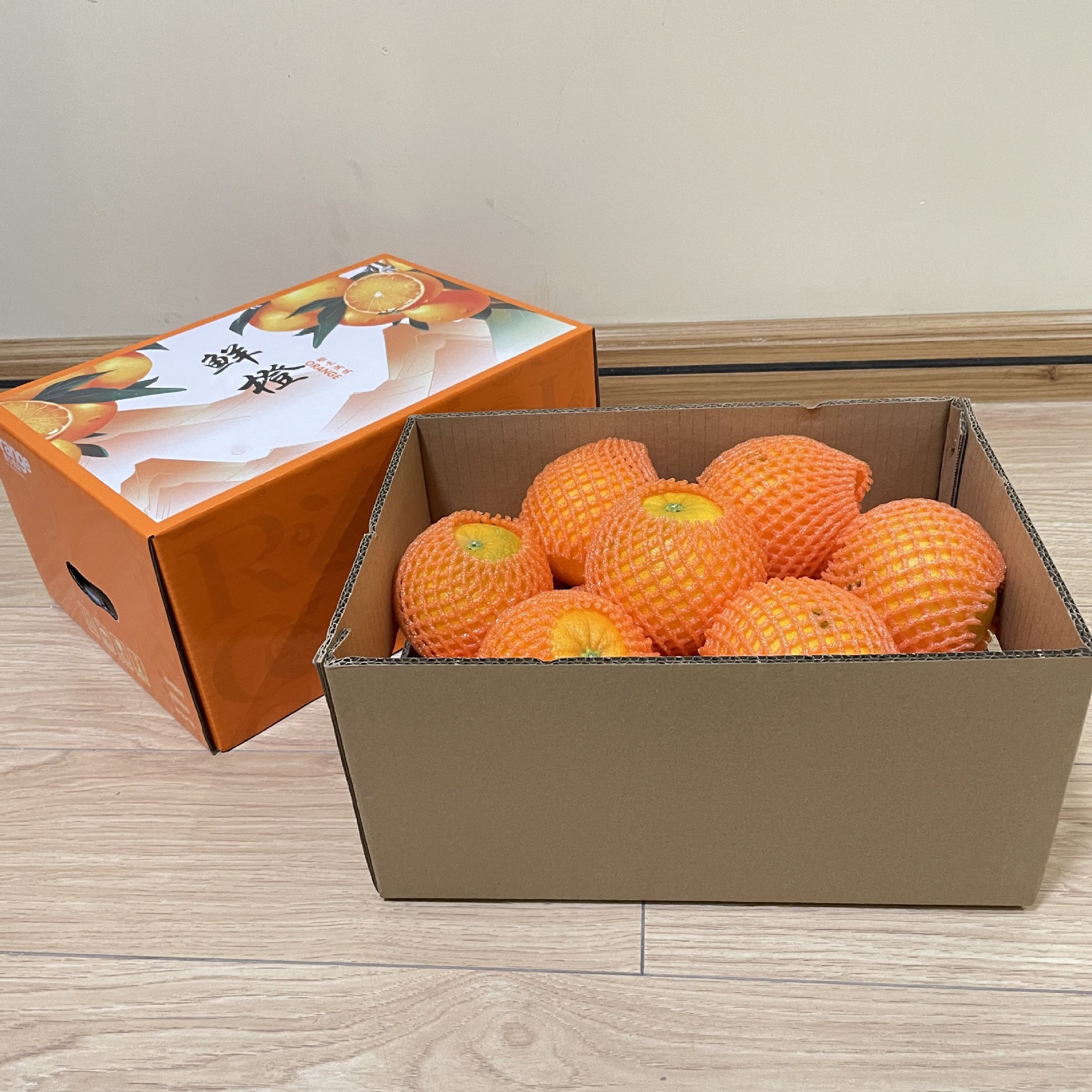 Orange Gift Box Wholesale Fresh Seasonal Navel Oranges with Lid and Colorful Box for Souvenirs and Gifts