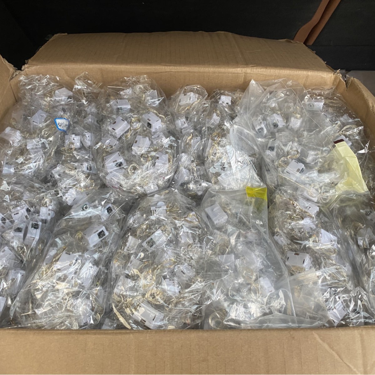 Small white box LED lights birthday flowers bouquet gift box cake stall Christmas decoration atmosphere light manufacturers shipped