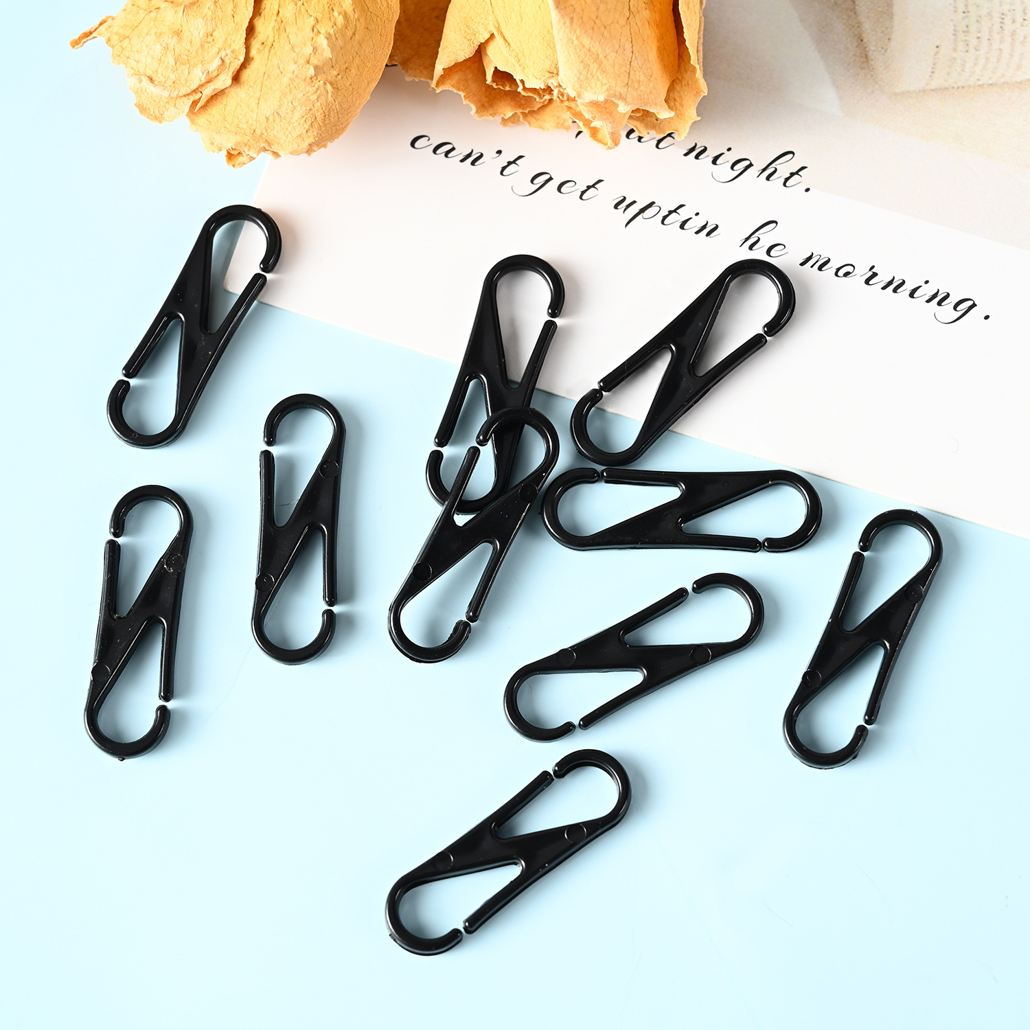 PlaStic POM Glove Hook 8-Shaped Hook Buckle Windproof Rope Hook Buckle 8-Shaped Hook Buckle S-Shaped Hook Towel Hook AcceSSorieS WholeSale