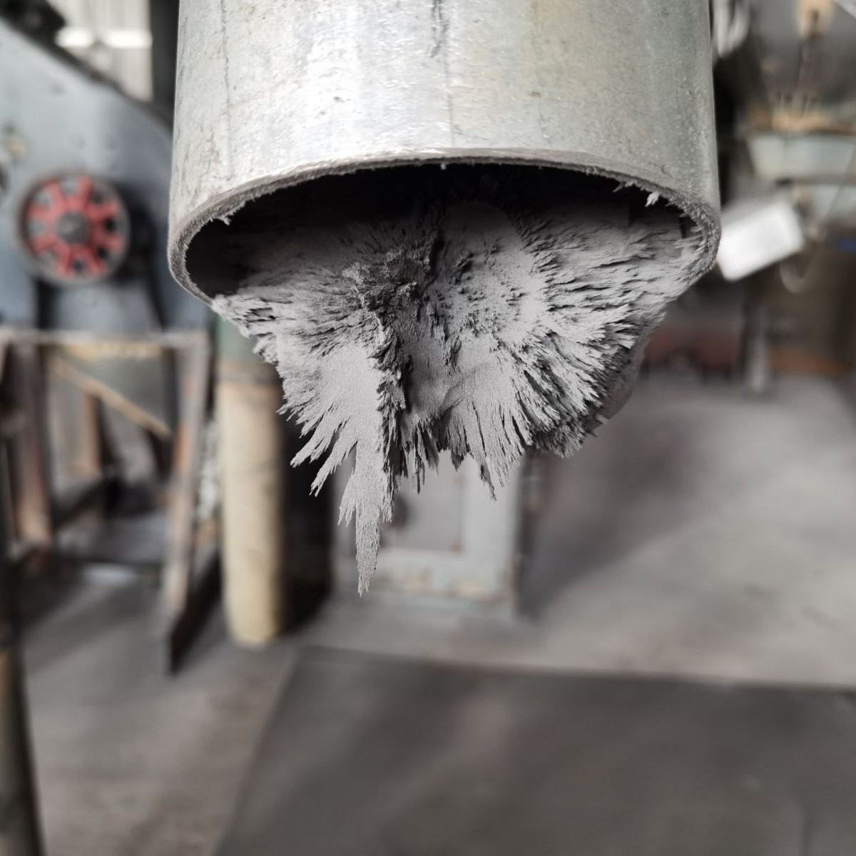 Warm baby fever iron powder metal replacement chemical reduction iron powder counterweight iron sand magnet powder food deoxidizer