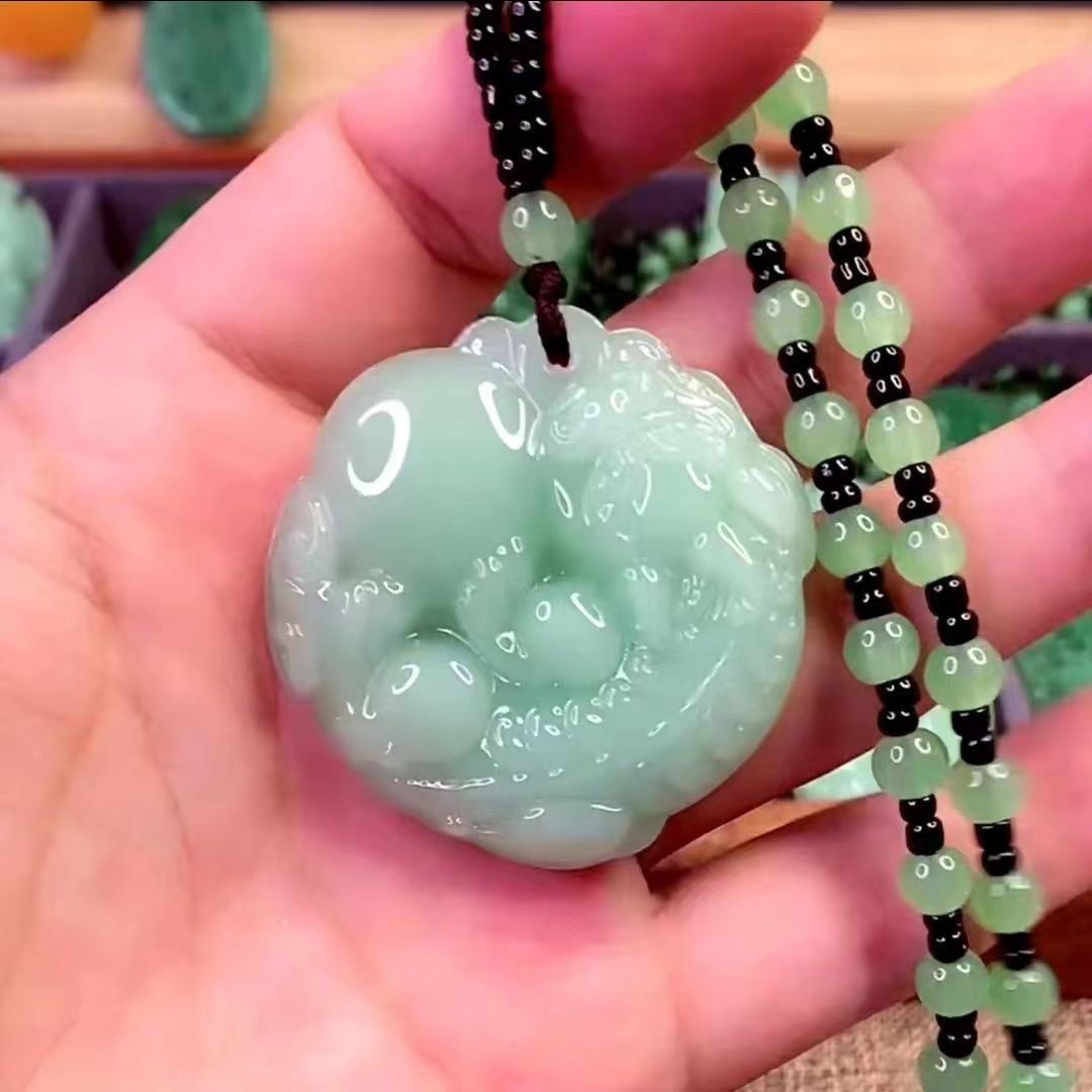 Guanyin pendant jade pendant jade pendant jade pendant Maitreya Buddha pendant glass material men's and women's gift necklace holiday gift