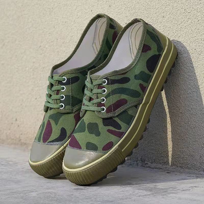 Breathable Non-Slip Liberation Shoes Wholesale Men's and Women's Farmland Yellow Ball Rubber Shoes Construction Site Work Sneakers Large Spike Labor Protection Shoes