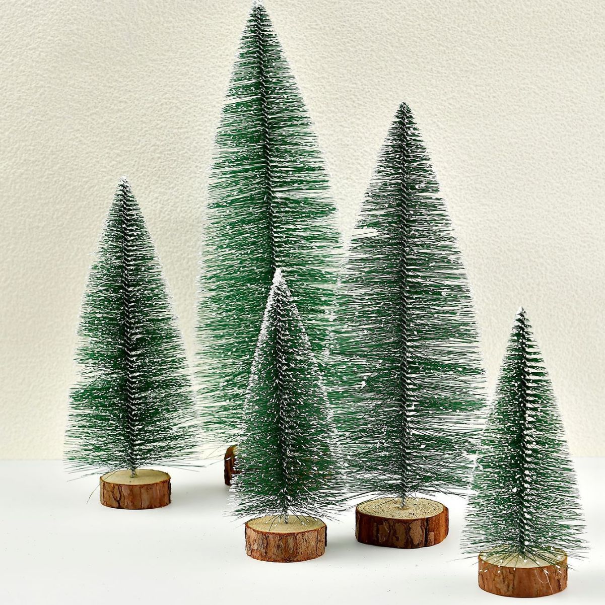 Mini Christmas Tree Office Desktop Ornaments Christmas Decorations Dipped in White Snow Ordinary Pine Needle Tree Christmas Gifts