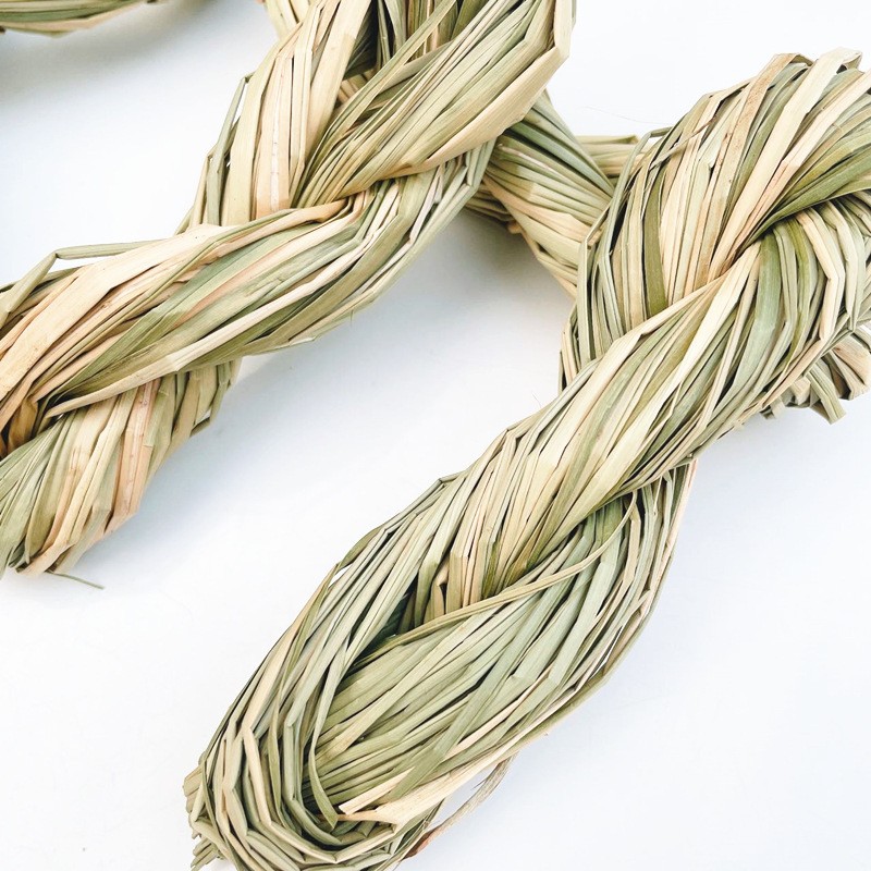 Pet Water Grass Twist Hand-Woven Twist Rabbit Grass Toy Hamster Grass Toy Small Pet Teething Grass Products