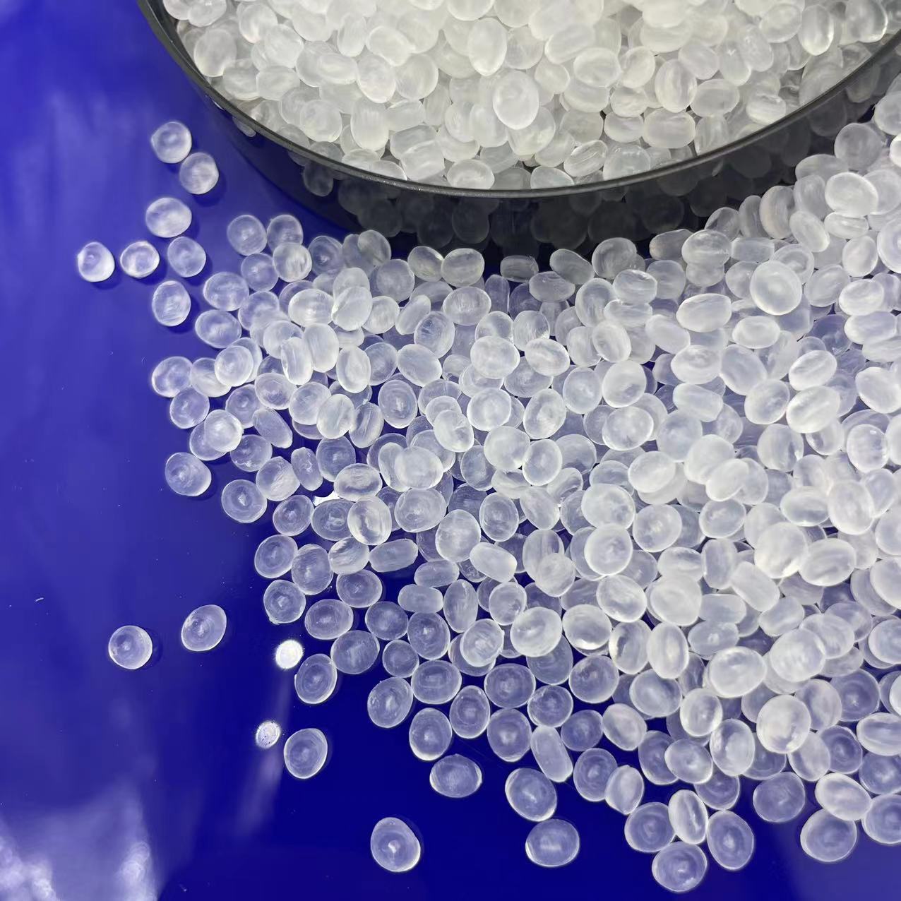 Factory direct in stock supply pp filled particle toy filled polypropylene particles transparent particles