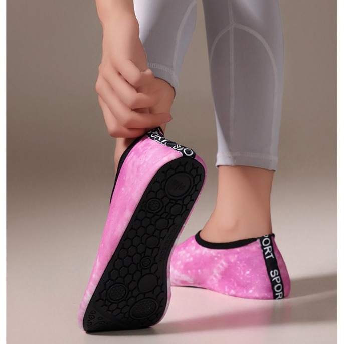 Indoor Fitness Shoes Yoga Shoes Women's Jumping Training Skipping Rope Dancing Mute Non-slip Home Soft Bottom Beach sneaker