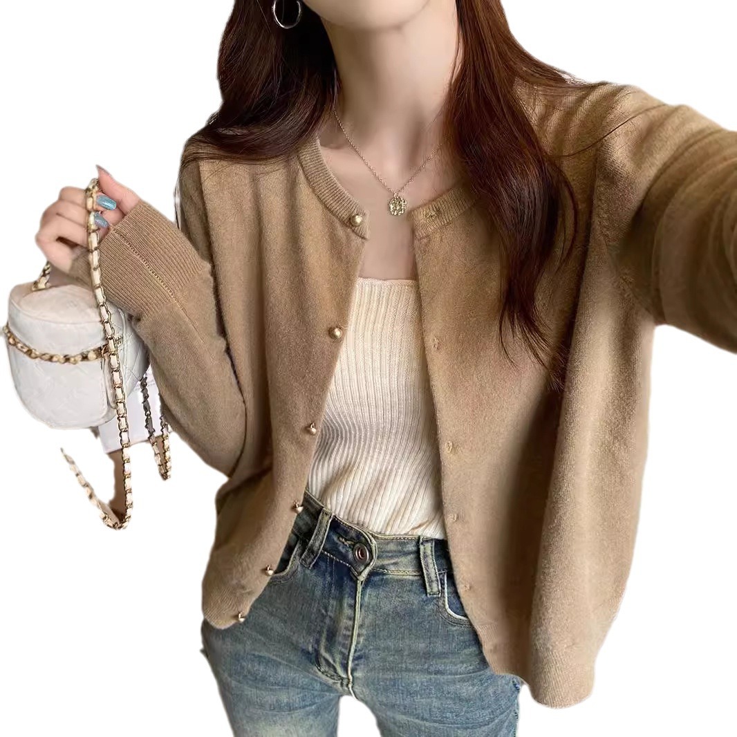 New Gray Knitted Cardigan for Women in Autum, Design Sweater Jacket, Early Autum Thin Long-Sleeved Top for Women