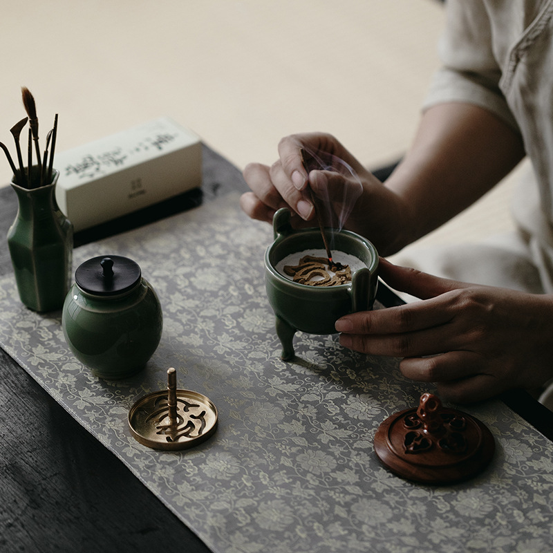 Bundle-engraved incense seal set Pure copper incense burner tool incense appliance Chinese household sandalwood heavy incense incense for gifts