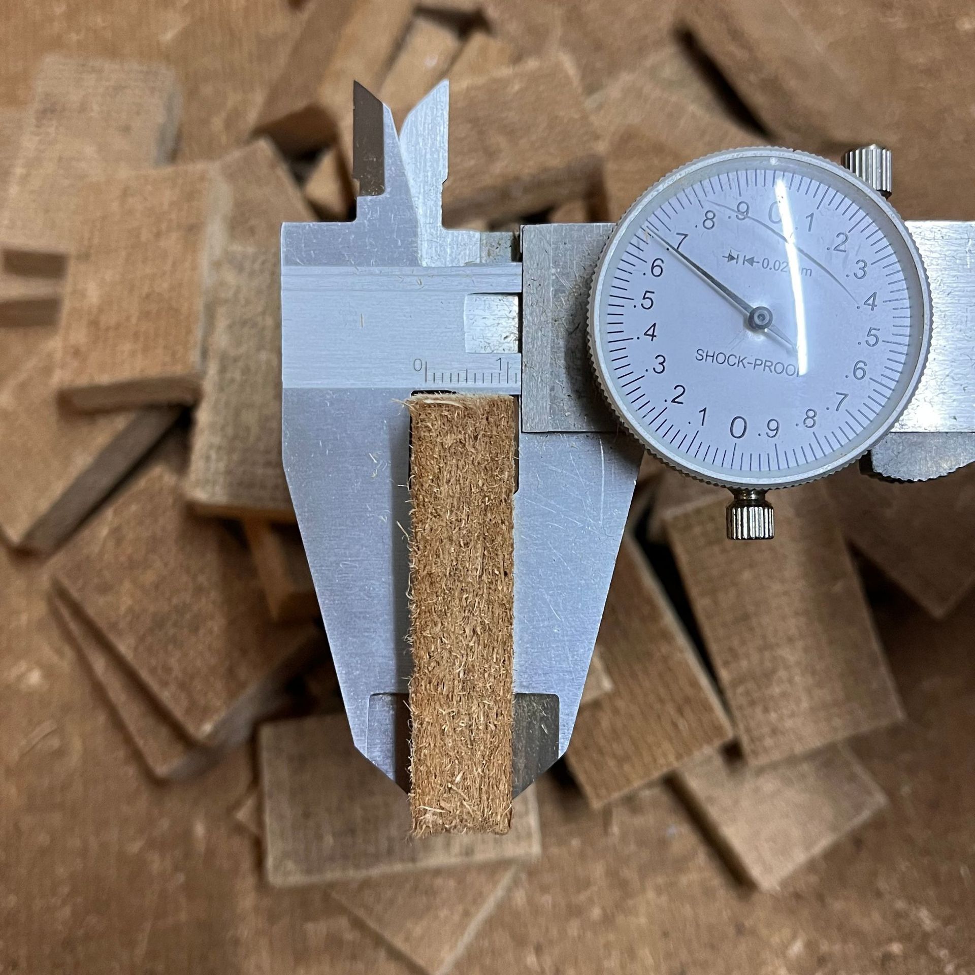 Foreign Trade Car Air Freshener Wooden Block Perfume Canister Soft Fiber Board Wet-Type Low-Density Essential Oil Air Freshener