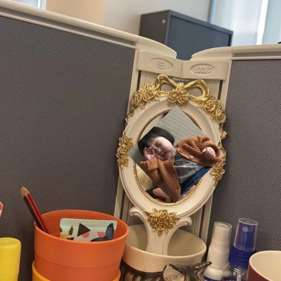 Baroque Retro Makeup Mirror Princess Mirror Beauty Salon Makeup Mirror Portable Handle Makeup Mirror Single-sided Student Mirror